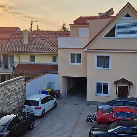 Pod Vinici Hotel Mikulov Exterior photo